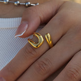 "L’Intemporelle – Bague Rétro Creuse au Charme Audacieux"